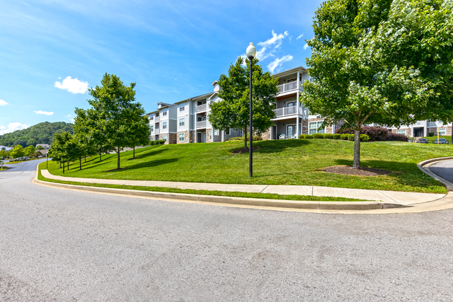 Vantage Pointe at Marrowbone Heights