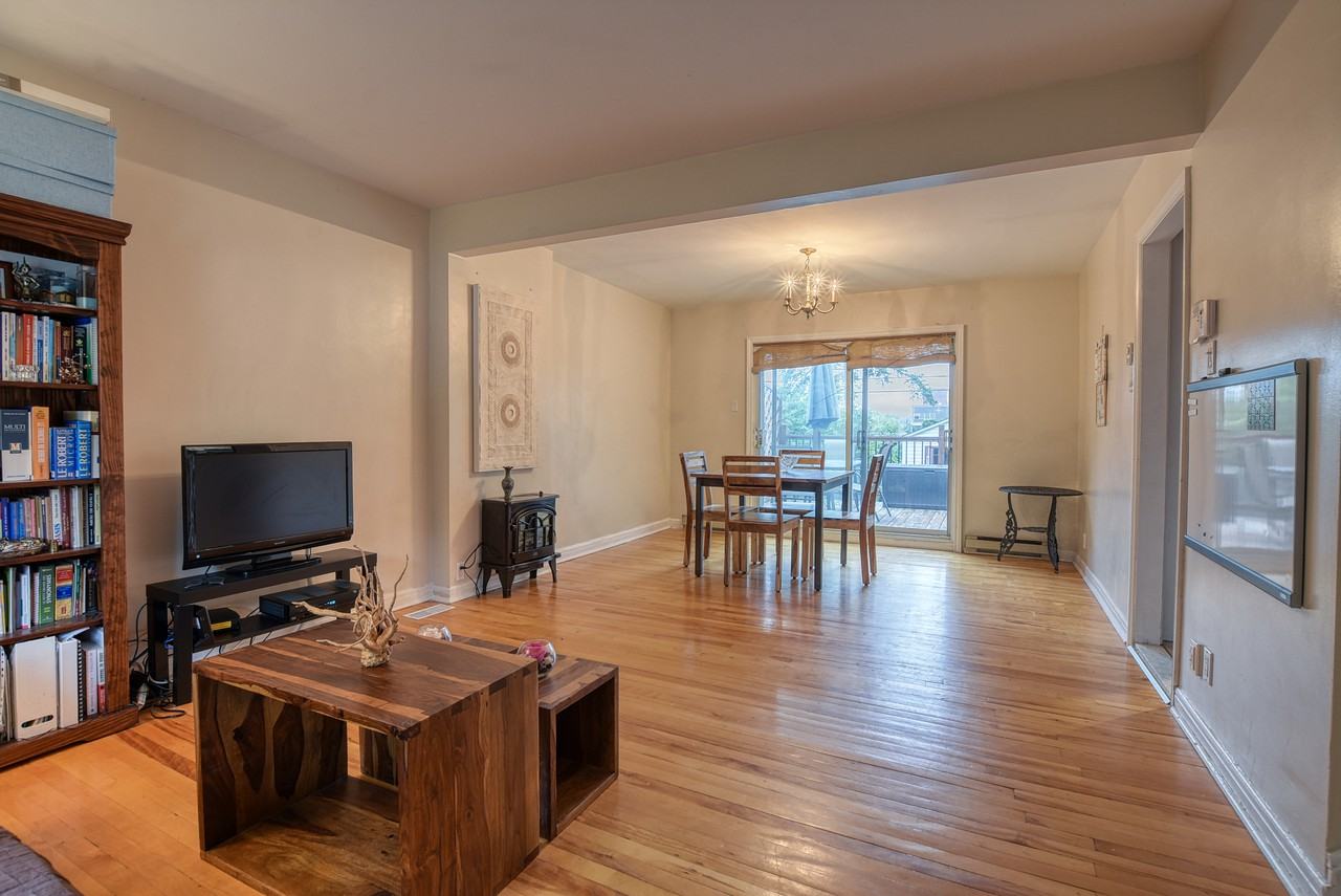 1020 Rue Crevier - Photo 3 of 14