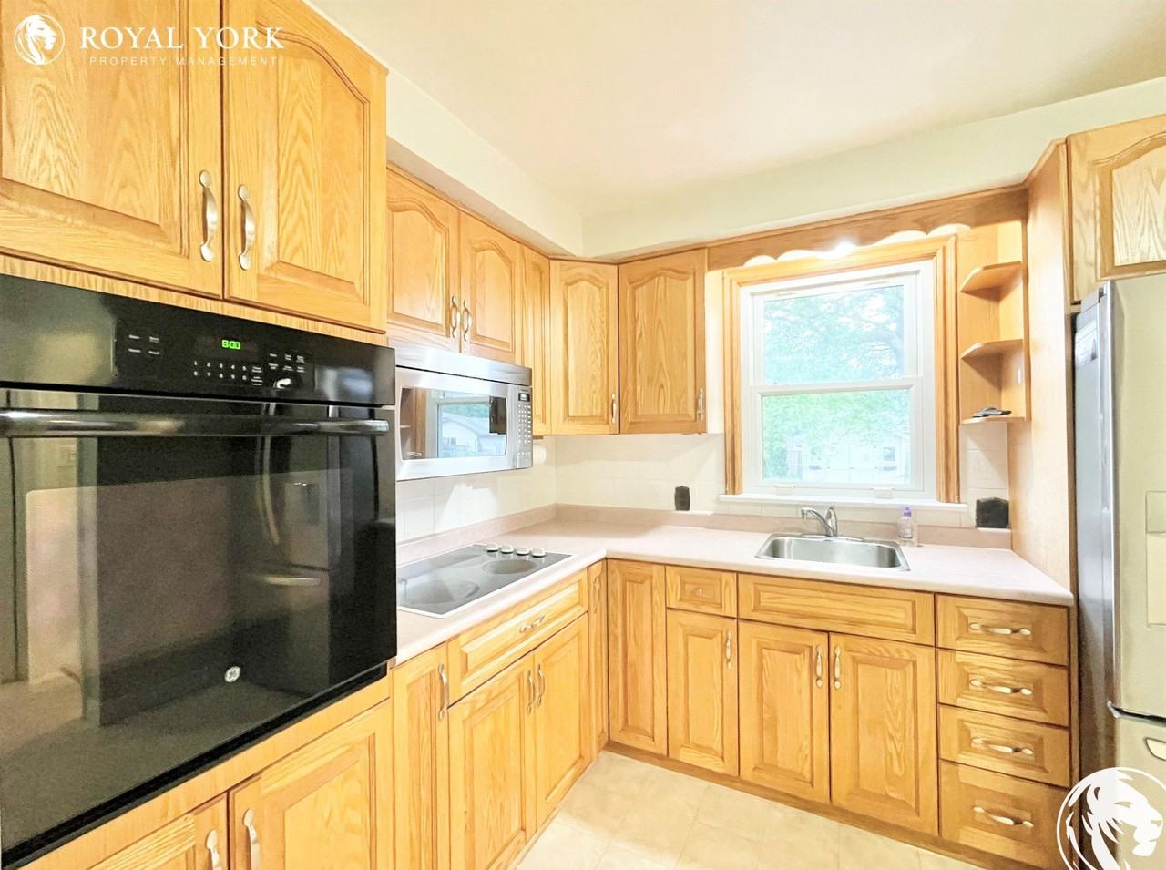 5880 Carman St - Photo 3 of 45