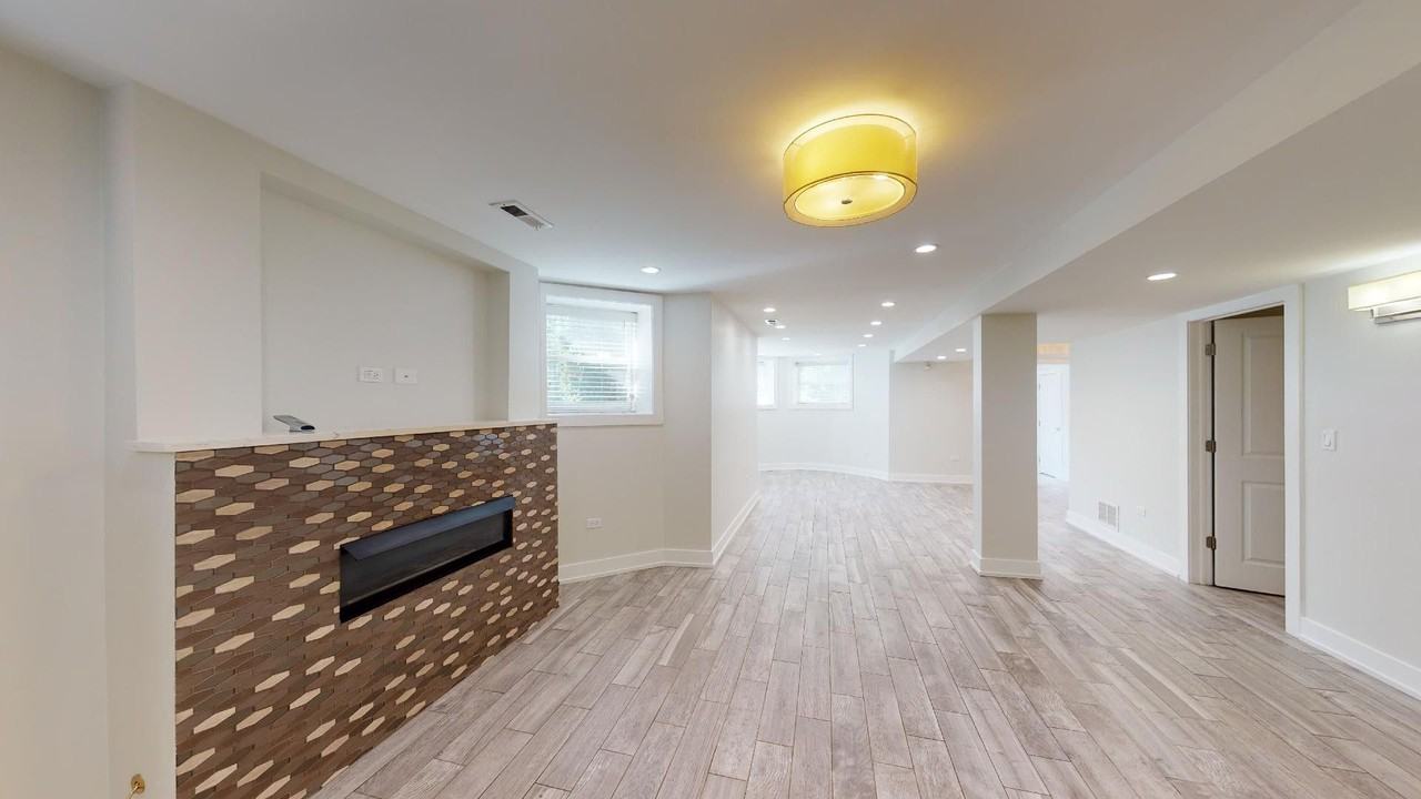 3967G S Drexel Blvd - Photo 3 of 30