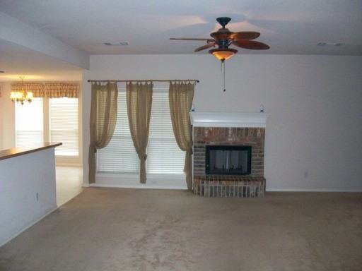 500 Lakeview Ct E - Photo 2 of 5