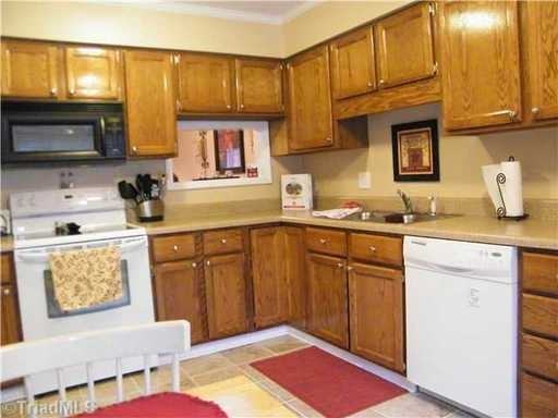 4663 Lawndale Dr - Photo 2 of 7