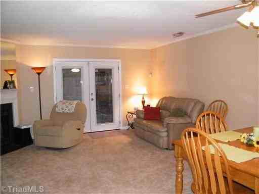 4663 Lawndale Dr - Photo 3 of 7
