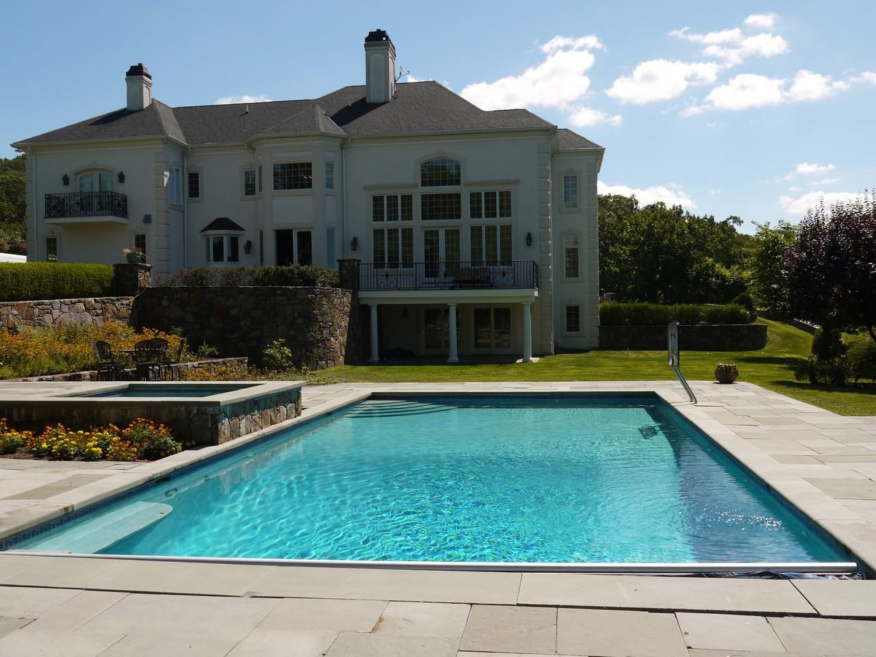 2 Arrowcrest Dr - Photo 3 of 41