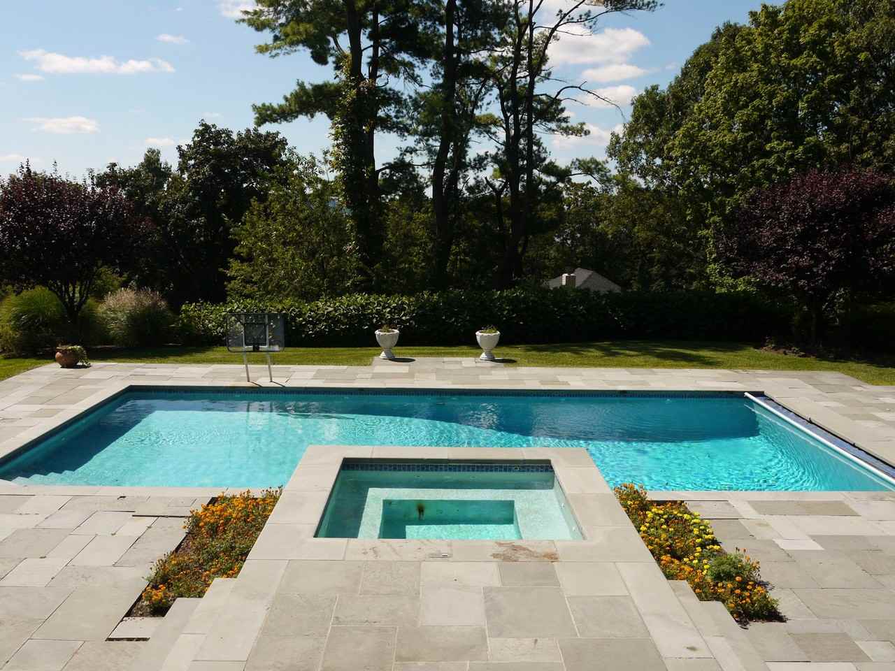 2 Arrowcrest Dr - Photo 2 of 41