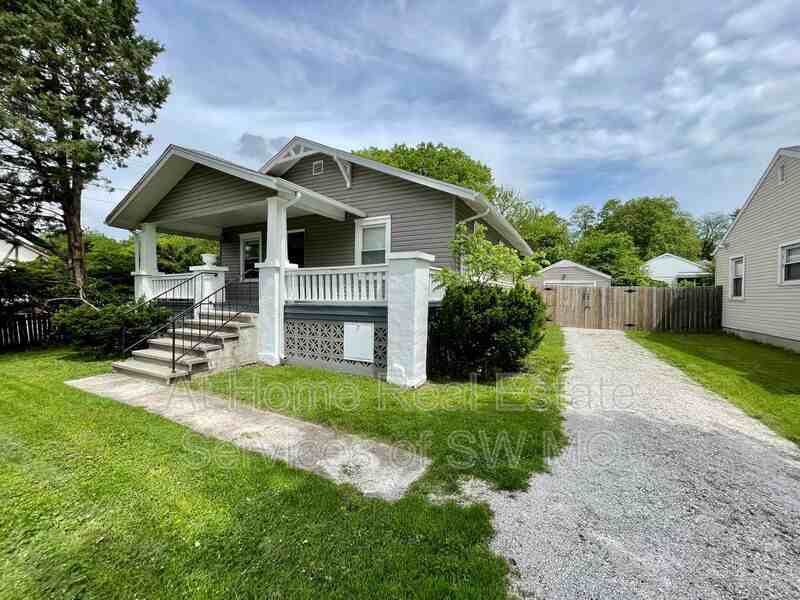 1215 E Bennett St - Photo 2 of 13