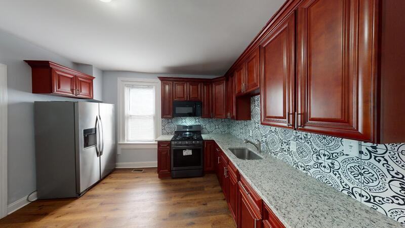 706 E 43rd St - Photo 2 of 31