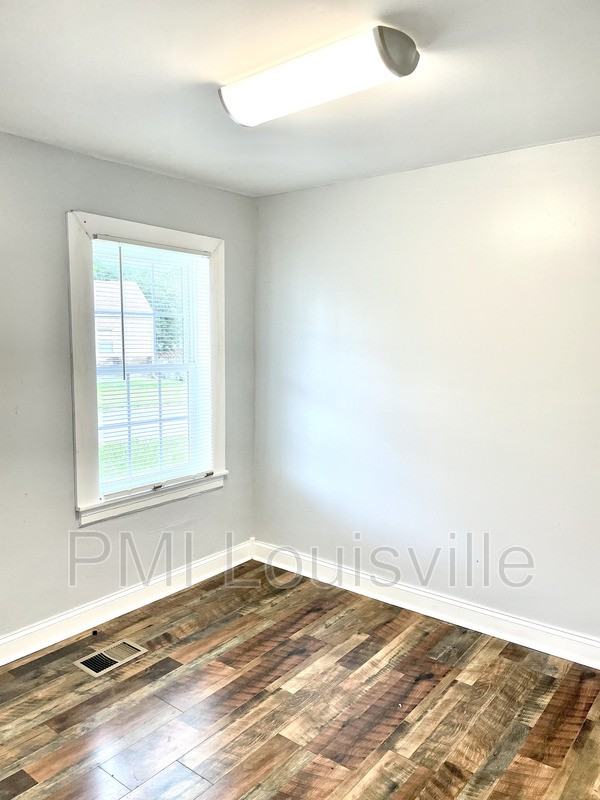 1280 Belmar Dr - Photo 3 of 10
