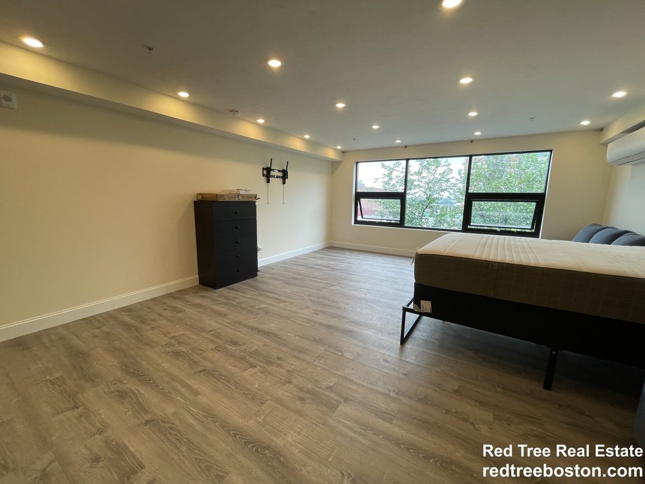 1028 Commonwealth Ave #305 - Photo 2 of 17