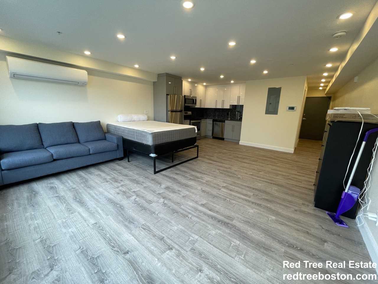 1028 Commonwealth Ave #305 - Photo 5 of 17