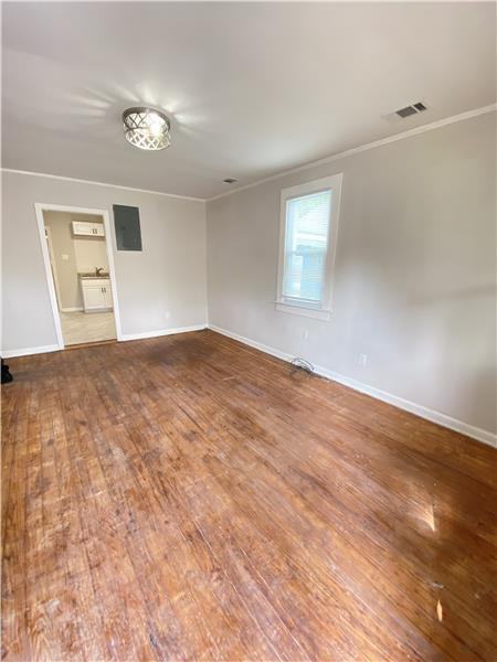 2125 Alaska St - Photo 3 of 14