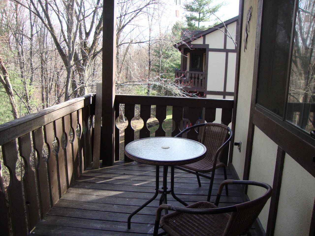 6 Essex Ct #6 - Photo 3 of 18