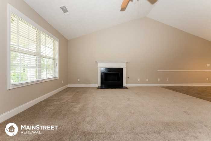 232 Glenview Trl - Photo 3 of 16