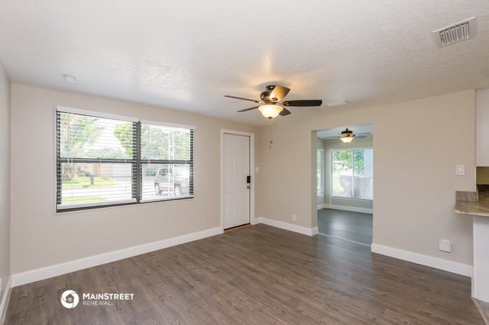 10227 117th Ter - Photo 3 of 14