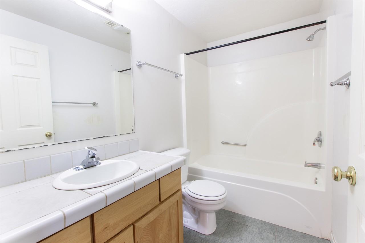 686 E 16th Aly #3 - Photo 4 of 9