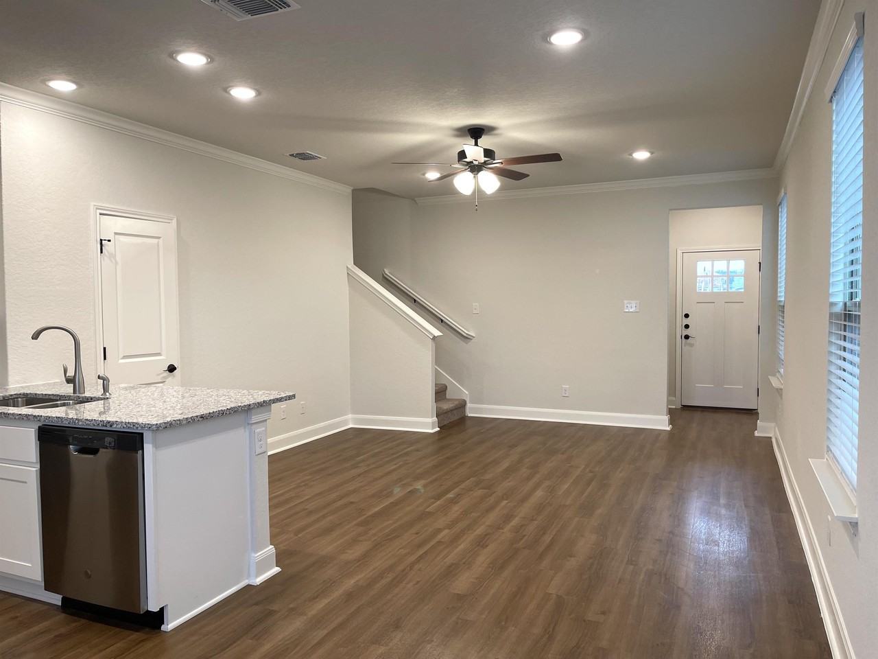 2222 Sandlewood Cv #102 - Photo 5 of 19