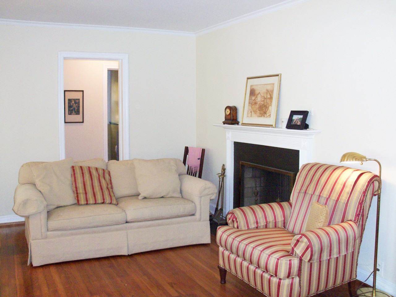 76 Oak Ln - Photo 2 of 14