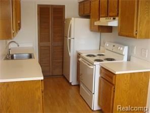 1600 Wimbledon Dr - Photo 3 of 18