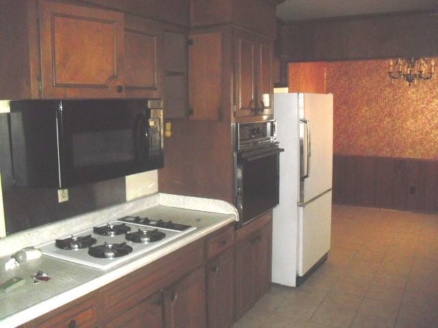 10325 Camwood Dr - Photo 3 of 13