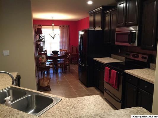 712 Willow Shoals Dr SW - Photo 2 of 7