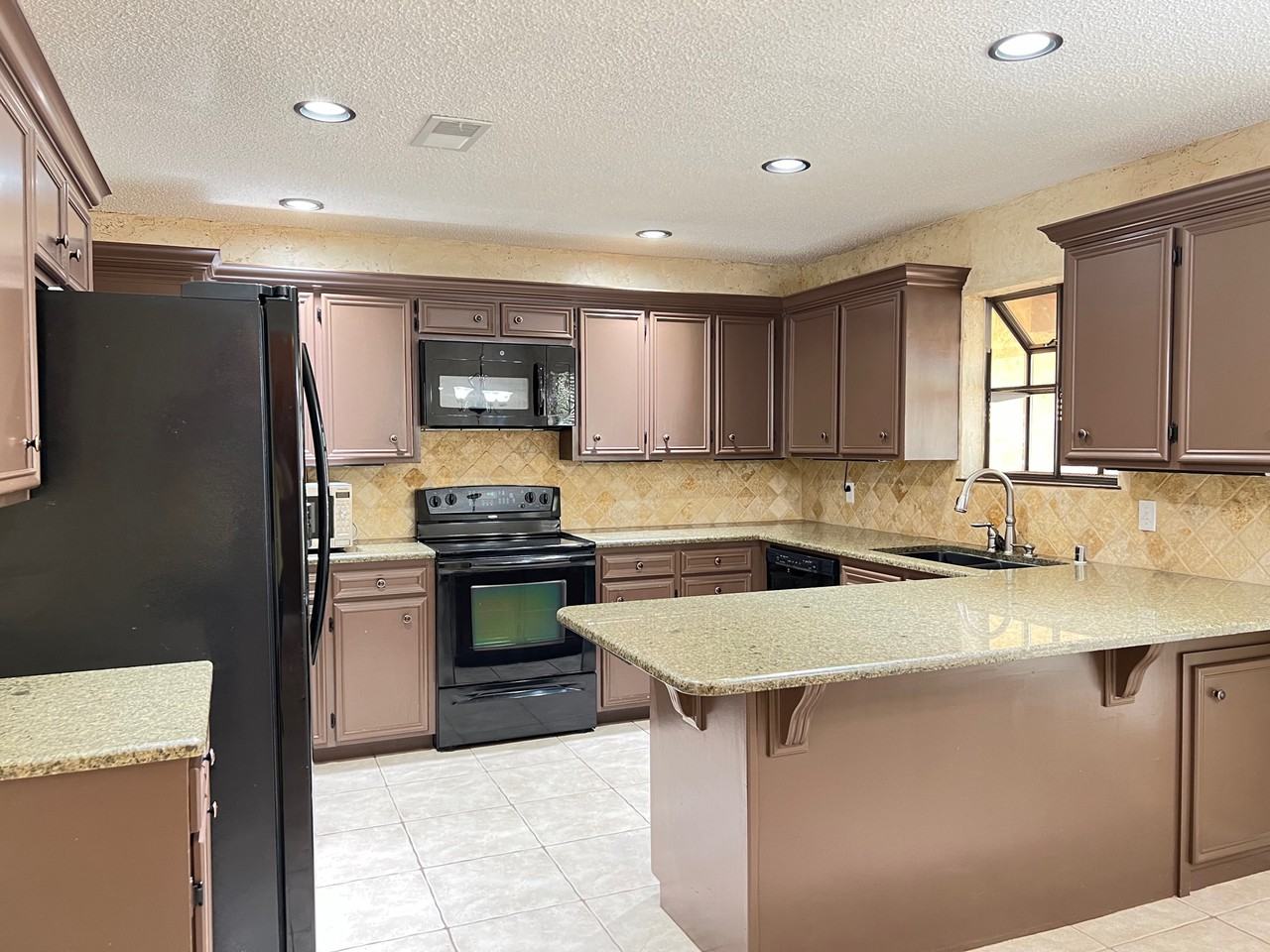 4107 Angelina Dr #1 - Photo 5 of 12