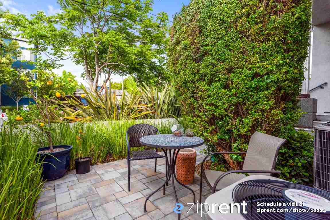 765 N 7th St - Photo 3 of 24