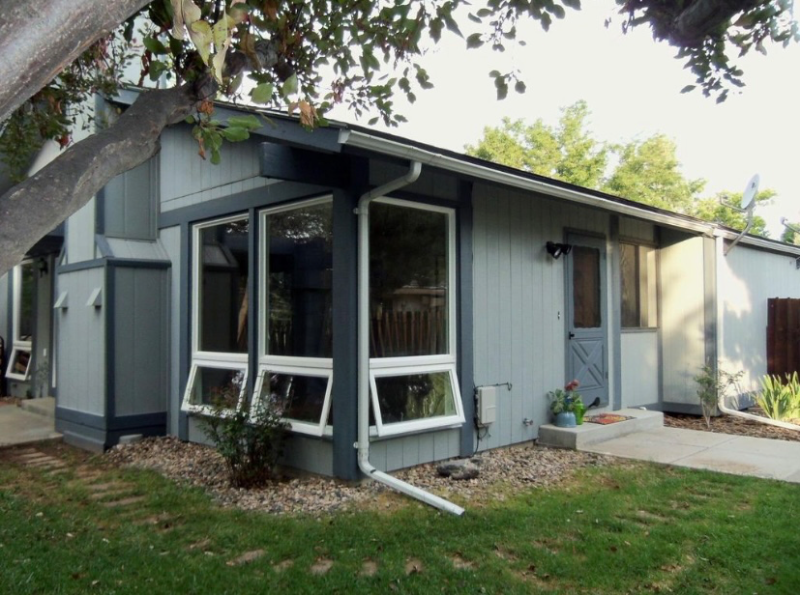 2726 Parklake Ct - Photo 2 of 18