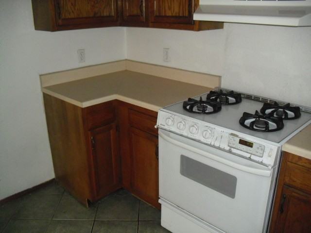 11810 Priscilla Cir - Photo 2 of 16