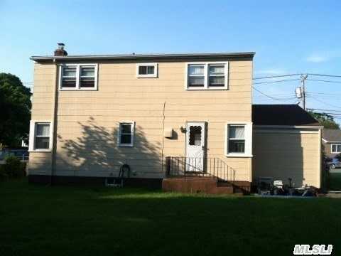 2204 6th St - Photo 2 of 3