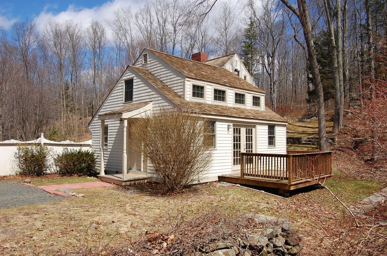 94 Southbury Rd - Photo 3 of 15