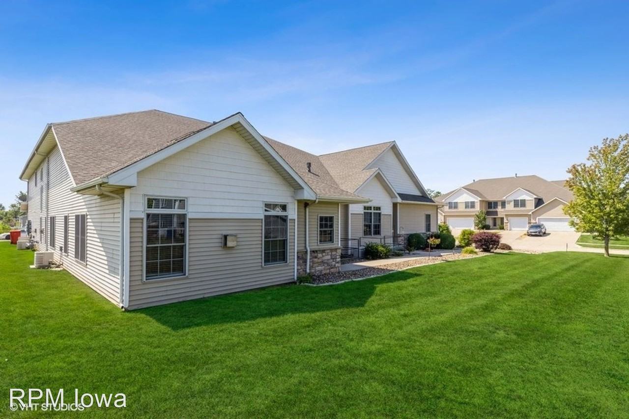 470 Larson Dr - Photo 2 of 15