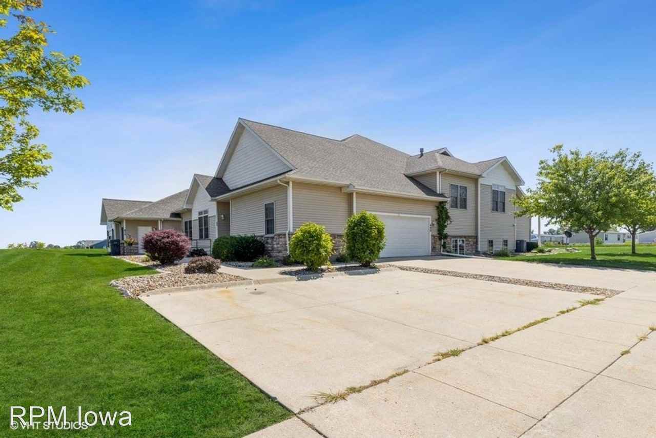 470 Larson Dr - Photo 3 of 15