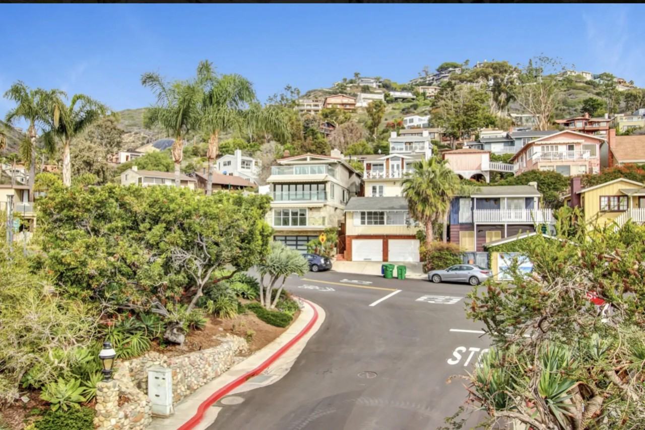 233 Nyes Pl - Photo 3 of 9