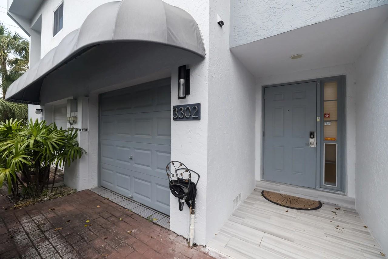 3302 Se 2nd St - Photo 3 of 46