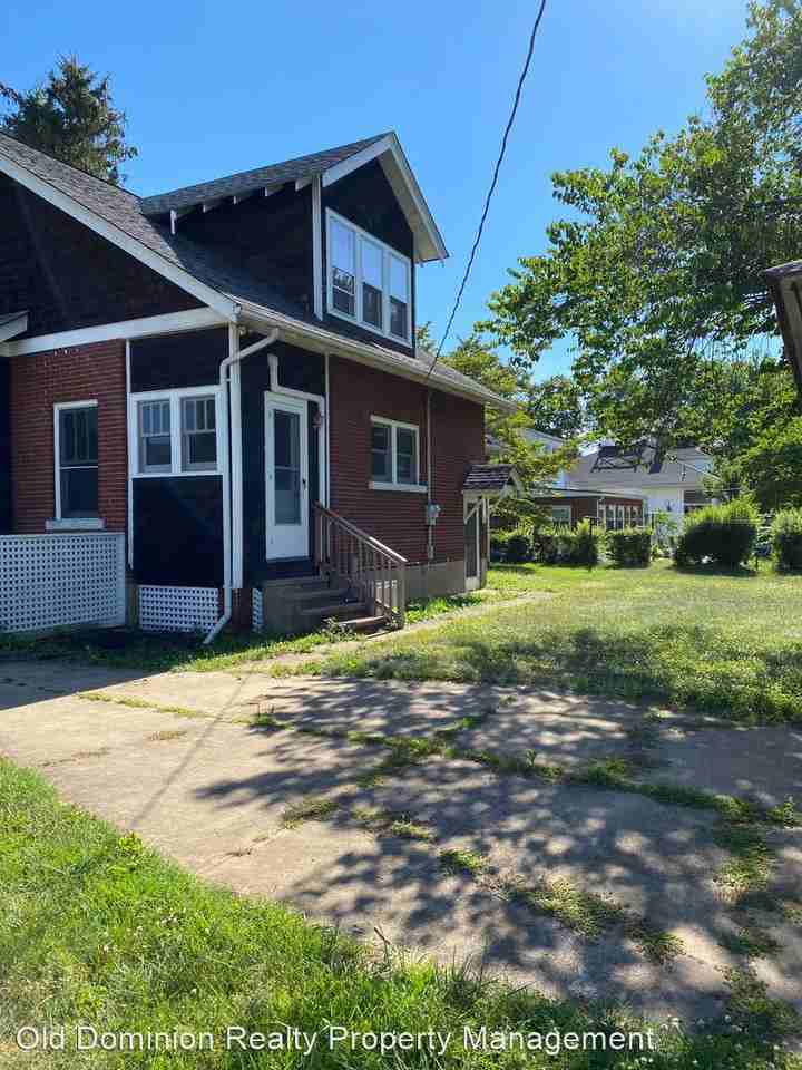 418 W Spring Ave - Photo 3 of 20