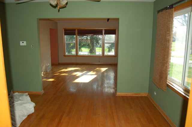 875 N Maple Dr - Photo 3 of 11