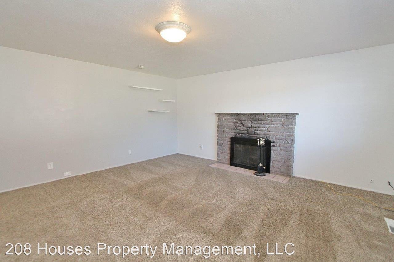 6825 W Folk Dr - Photo 2 of 22