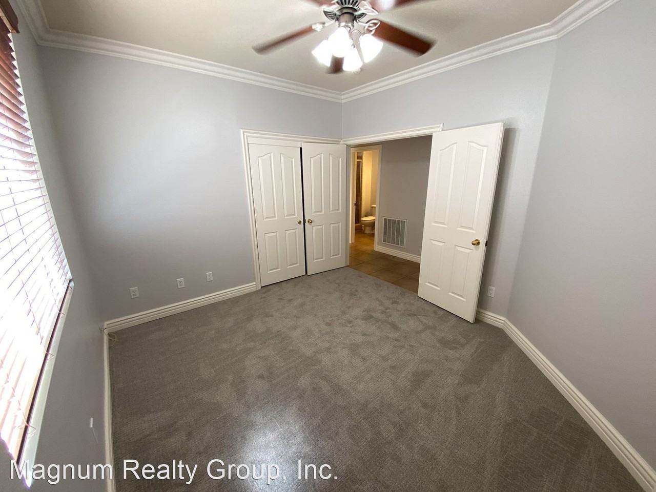 33421 Barrington Dr - Photo 2 of 7