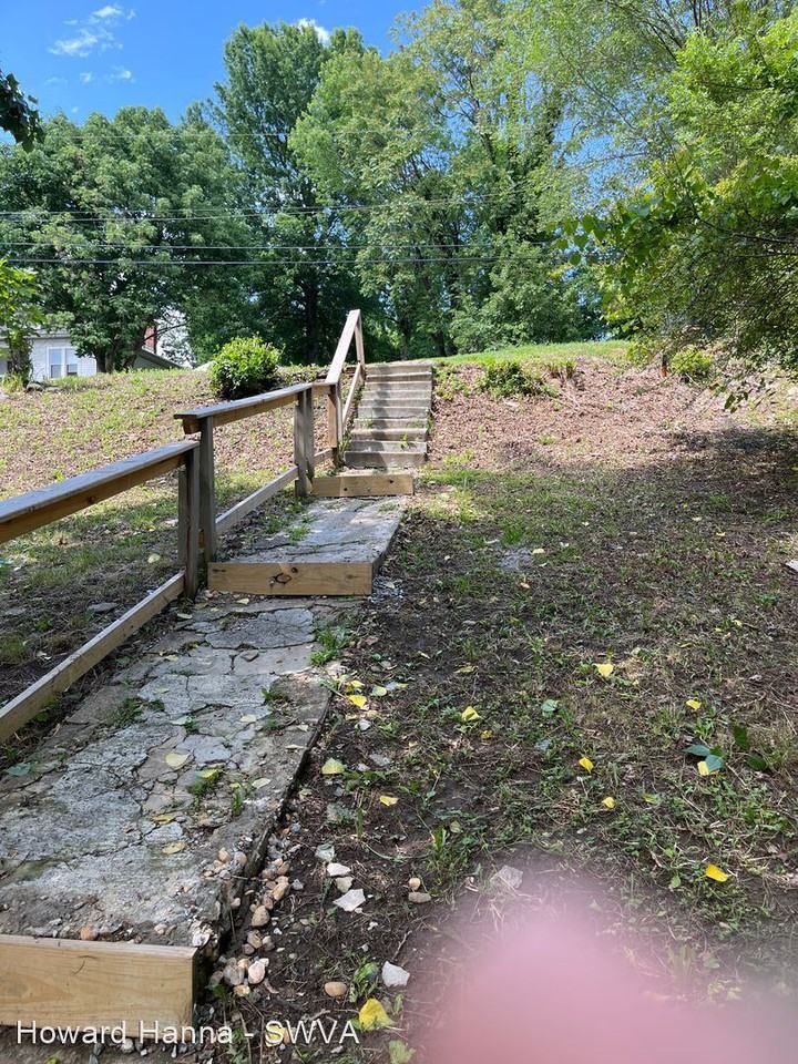 1523 Buena Vista Blvd Se - Photo 2 of 14