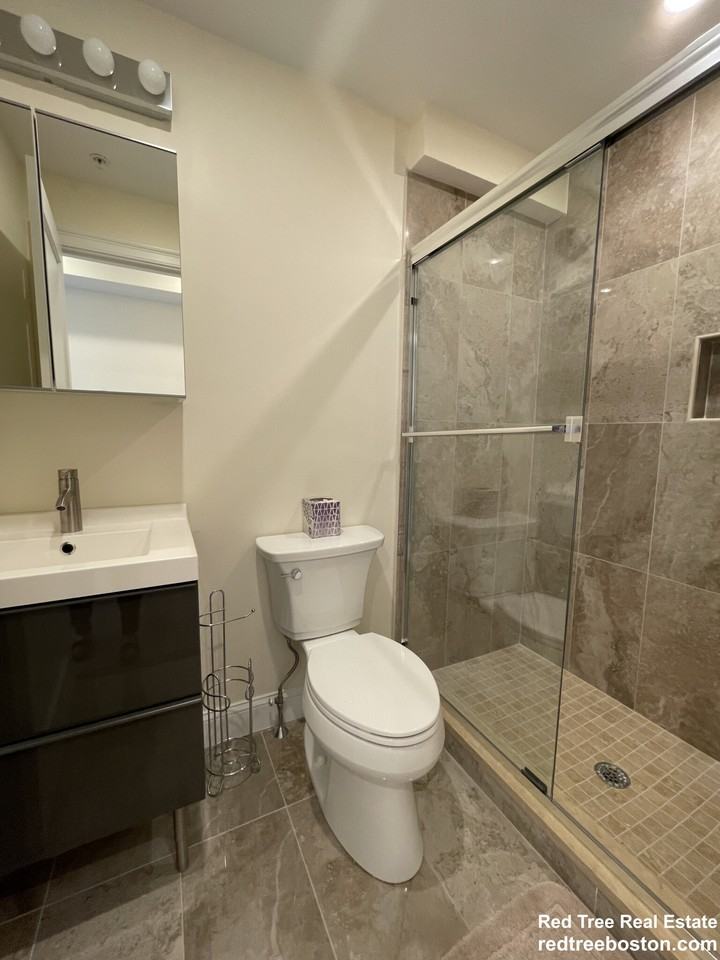 1028 Commonwealth Ave #305 - Photo 7 of 17