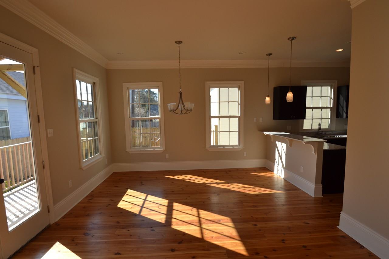 3830 Annunciation St - Photo 3 of 14