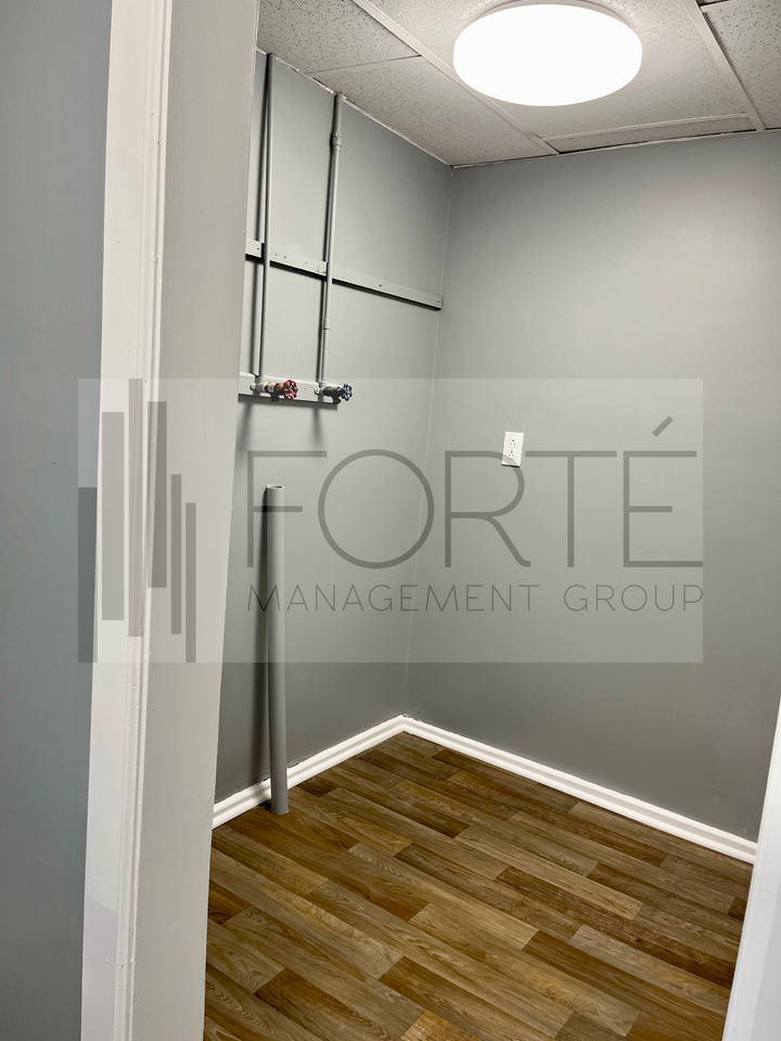 140 E Main St - Photo 2 of 3