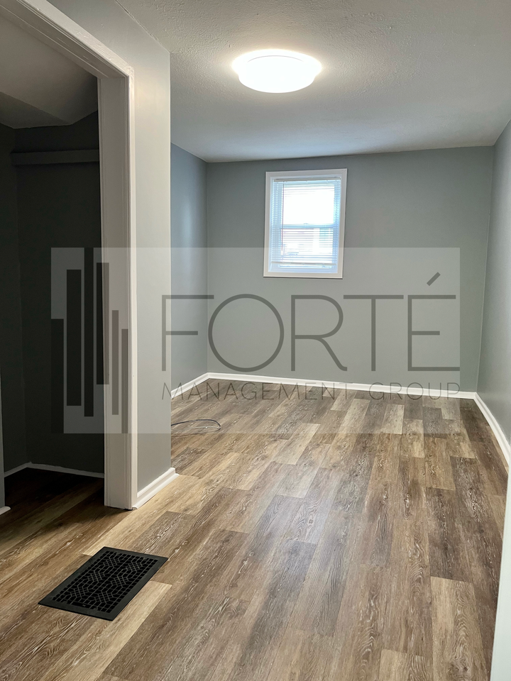 140 E Main St - Photo 3 of 3