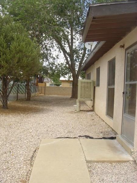 712 Austin Ave - Photo 2 of 8