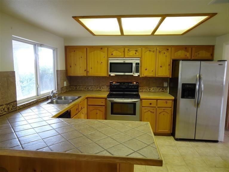 6820 Welton Dr NE - Photo 2 of 17