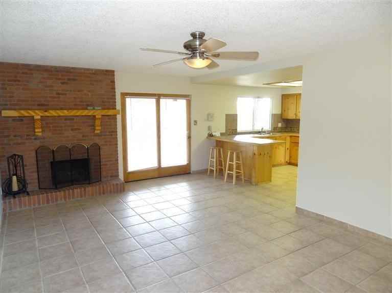 6820 Welton Dr NE - Photo 3 of 17