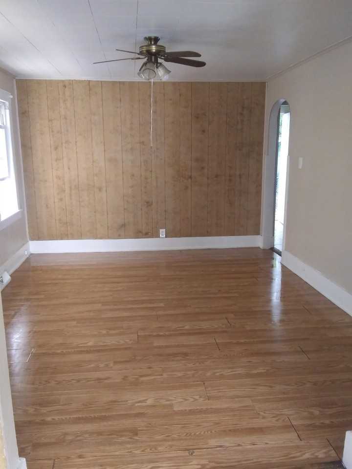 1308 E 8th St #1 - Photo 4 of 11
