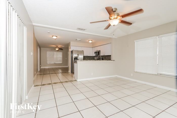 167 Lakeside Dr - Photo 3 of 11