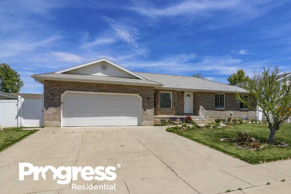 3138 W 1150 N - Photo 2 of 2