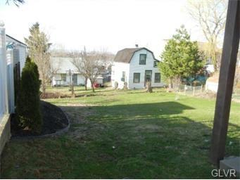 1021 E Linden St - Photo 3 of 15